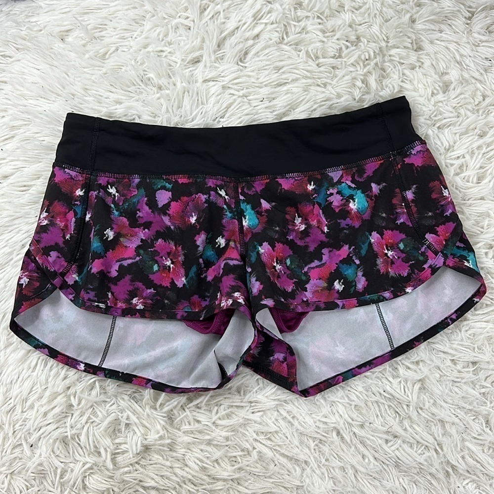 Lululemon Speed Short Mini Midnight Bloom Black Deep Fuschia / Black